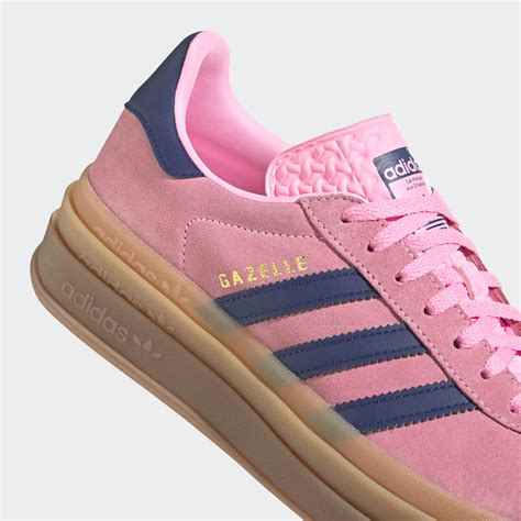 blaue adidas schuhe mit pinken streifen|adidas Originals GAZELLE BOLD .